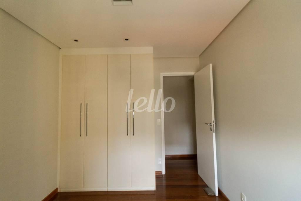 SUITE 1 de Apartamento para alugar, Padrão com 221 m², 3 quartos e 4 vagas em Vila Pompeia - São Paulo