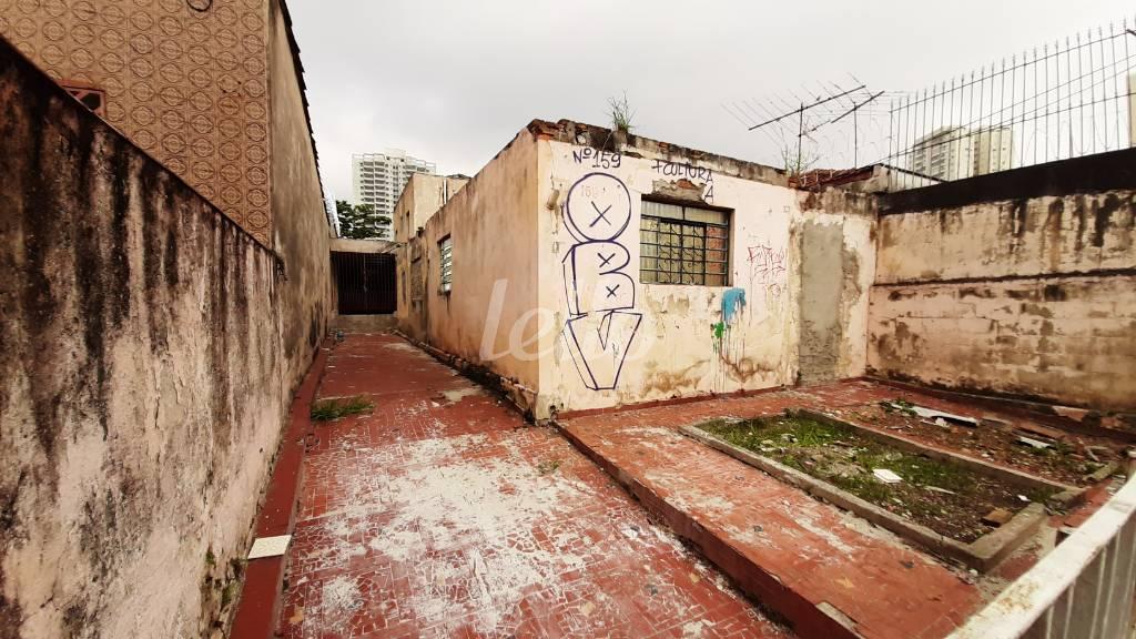 TERRENO de Área / Terreno à venda, Padrão com 240 m², e em Vila São José - São Paulo