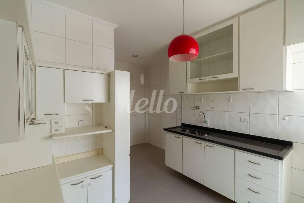 COZINHA de Apartamento para alugar, Padrão com 149 m², 3 quartos e 1 vaga em Cerqueira César - São Paulo