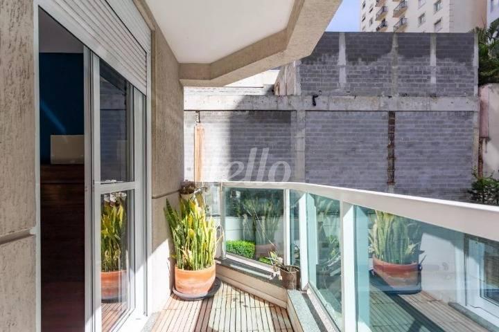 VARANDA de Apartamento à venda, Padrão com 130 m², 3 quartos e 2 vagas em Pinheiros - São Paulo