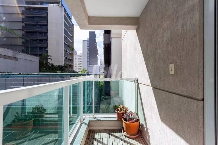 VARANDA de Apartamento à venda, Padrão com 130 m², 3 quartos e 2 vagas em Pinheiros - São Paulo