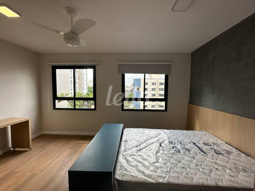 DORMITÓRIO de Apartamento para alugar, Padrão com 25 m², 1 quarto e em Pinheiros - São Paulo