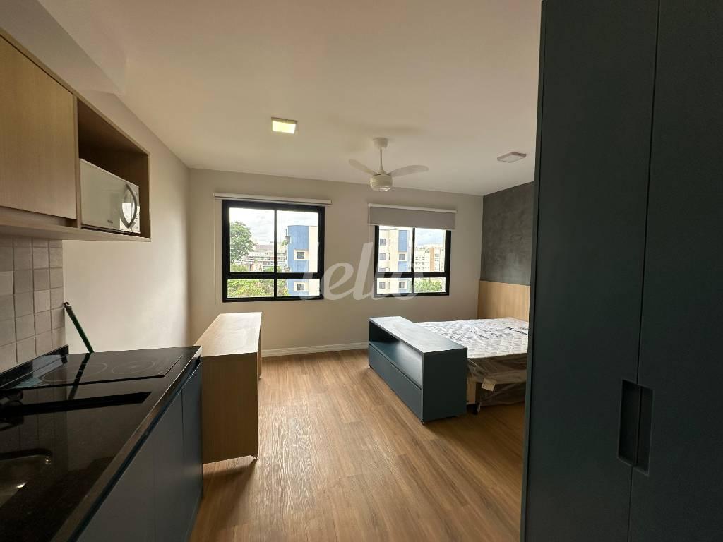 ENTRADA de Apartamento para alugar, Padrão com 25 m², 1 quarto e em Pinheiros - São Paulo