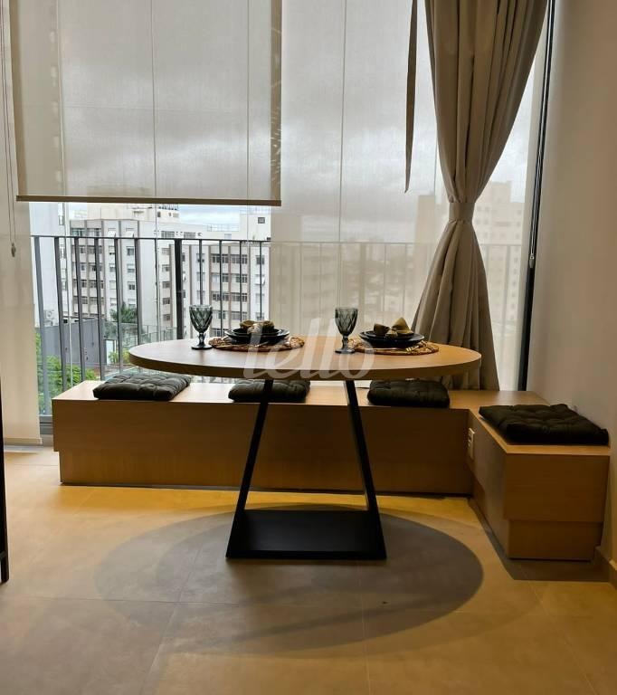 SALA 2 AMBIENTES de Apartamento para alugar, Padrão com 62 m², 2 quartos e 1 vaga em Sumarezinho - São Paulo