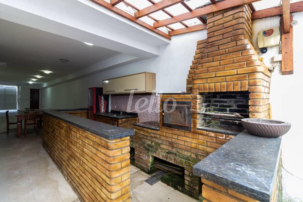 ÁREA GOURMET de Casa à venda, sobrado com 260 m², 3 quartos e 4 vagas em Sítio da Figueira - São Paulo