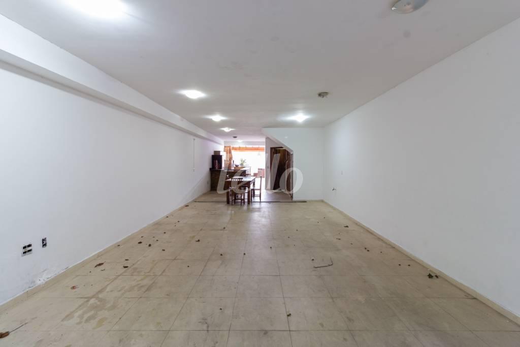 VAGAS de Casa à venda, sobrado com 260 m², 3 quartos e 4 vagas em Sítio da Figueira - São Paulo