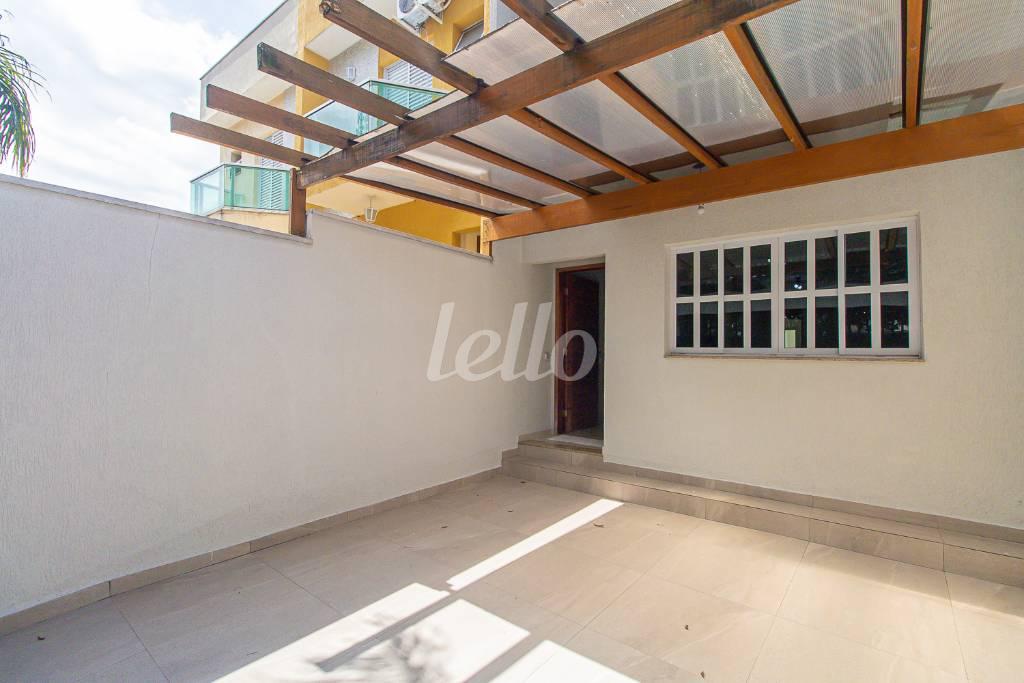 GARAGEM de Casa para alugar, sobrado com 200 m², 4 quartos e 1 vaga em Sítio da Figueira - São Paulo