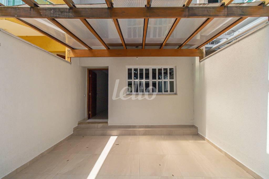 GARAGEM de Casa para alugar, sobrado com 200 m², 4 quartos e 1 vaga em Sítio da Figueira - São Paulo