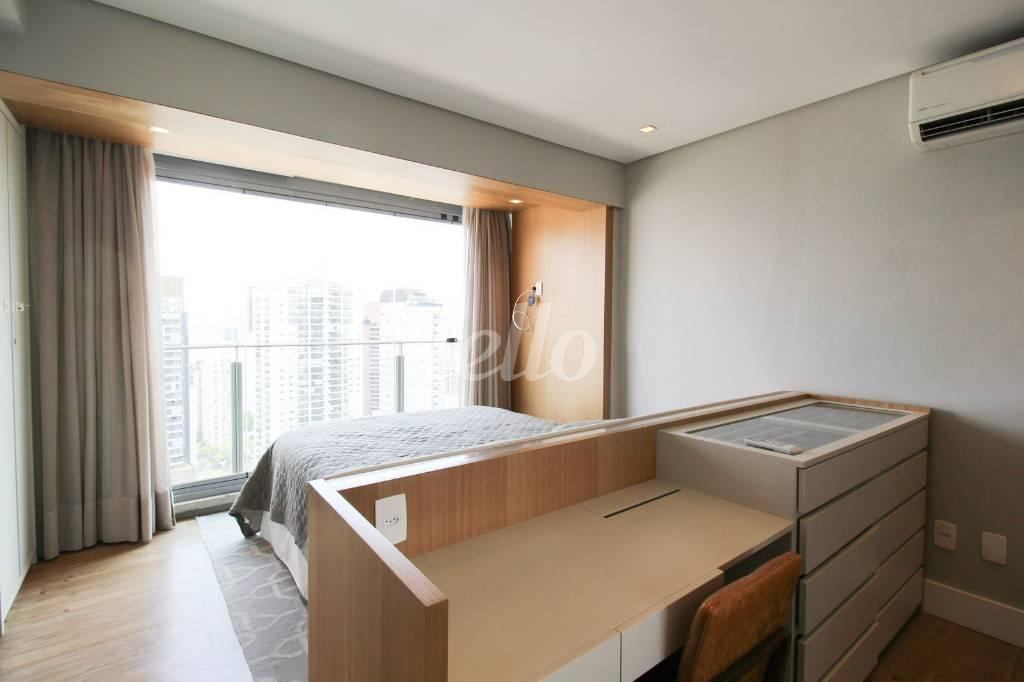 SUITE 1 de Apartamento para alugar, Triplex com 168 m², 2 quartos e 2 vagas em Vila Nova Conceição - São Paulo