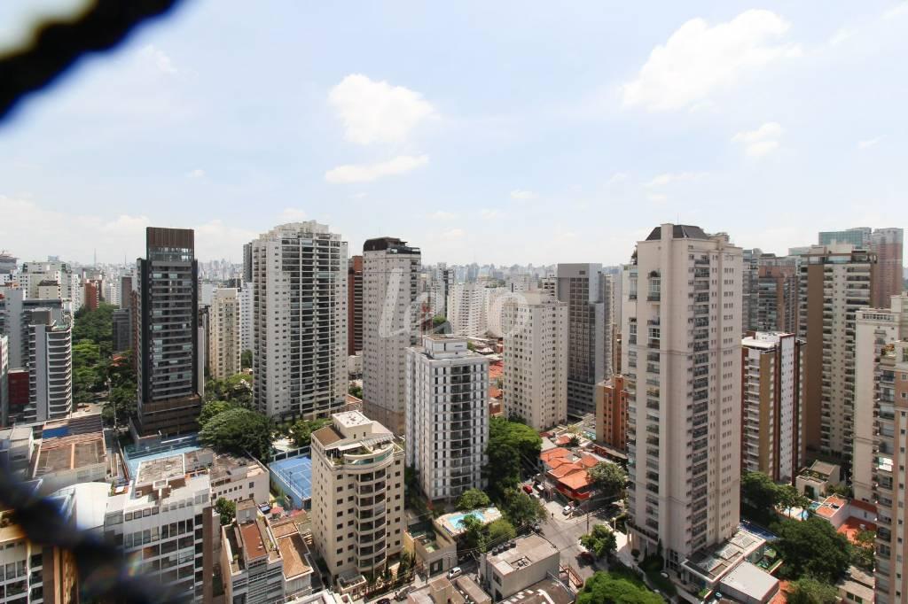 VISTA de Apartamento para alugar, Triplex com 168 m², 2 quartos e 2 vagas em Vila Nova Conceição - São Paulo