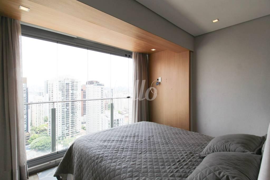 SUITE 1 de Apartamento para alugar, Triplex com 168 m², 2 quartos e 2 vagas em Vila Nova Conceição - São Paulo