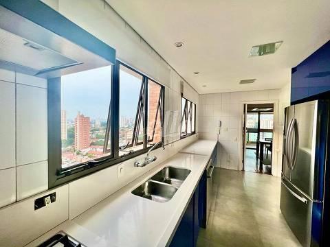 17 de Apartamento para alugar, Padrão com 190 m², 3 quartos e 3 vagas em Vila Clementino - São Paulo