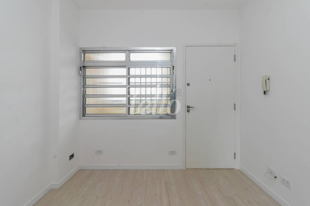 SALA de Apartamento para alugar, Padrão com 40 m², 1 quarto e 1 vaga em Aclimação - São Paulo