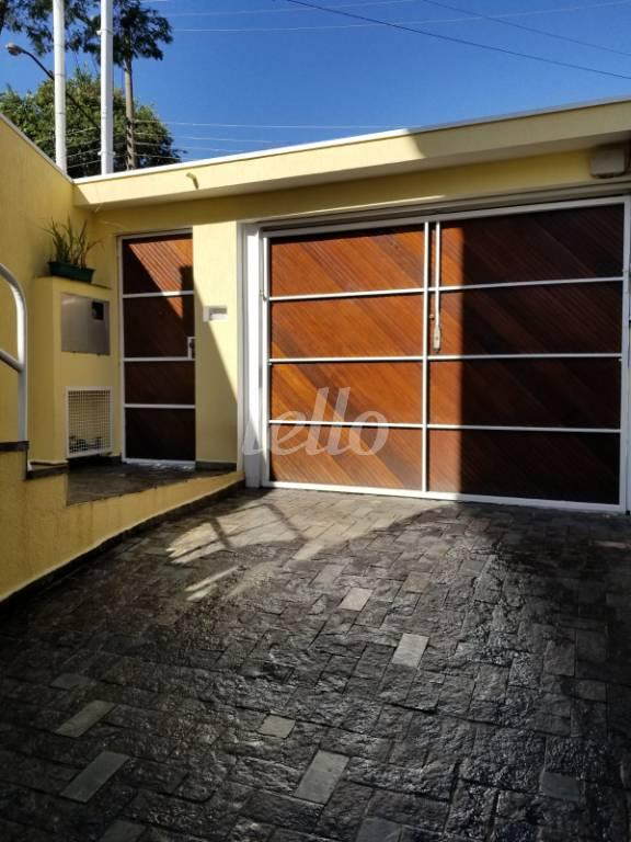 GARAGEM de Casa à venda, assobradada com 202 m², 3 quartos e 3 vagas em Vila Floresta - Santo André