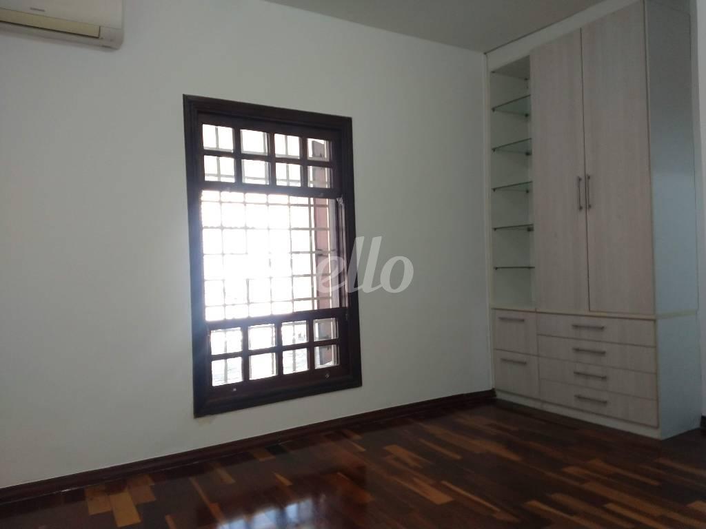 SUÍTE de Casa à venda, térrea com 143 m², 3 quartos e 2 vagas em Vila Mesquita - São Paulo