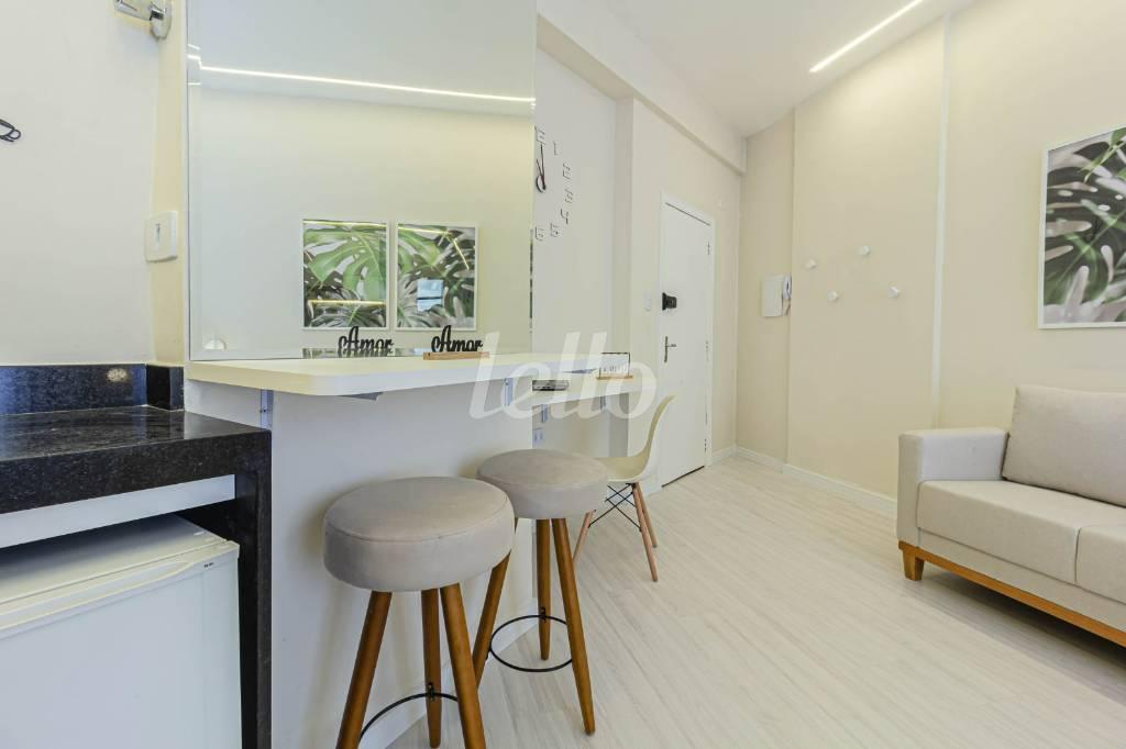 SALA de Apartamento para alugar, Padrão com 24 m², 1 quarto e em Centro - São Paulo