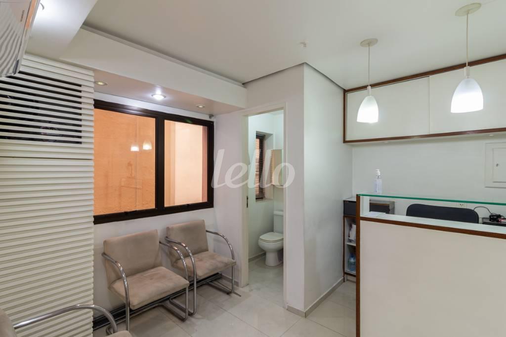 RECEPÇÃO de Sala / Conjunto para alugar, Padrão com 35 m², e 1 vaga em Bela Vista - São Paulo