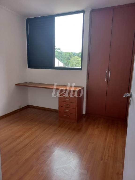 QUARTO COM ARMÁRIOS de Apartamento à venda, Padrão com 55 m², 2 quartos e 1 vaga em Santana - São Paulo