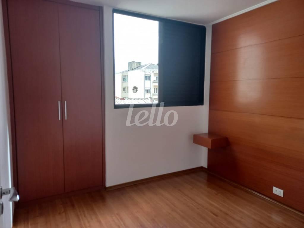 QUARTO PRINCIPAL COM ARMÁRIOS de Apartamento à venda, Padrão com 55 m², 2 quartos e 1 vaga em Santana - São Paulo