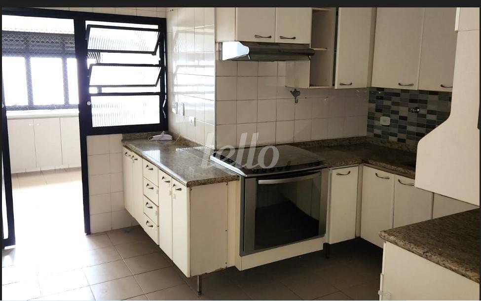 COZINHA de Apartamento à venda, Padrão com 138 m², 3 quartos e 2 vagas em Chácara Inglesa - São Paulo
