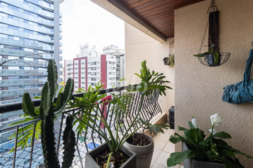 05 VARANDA de Apartamento para alugar, Padrão com 85 m², 3 quartos e 2 vagas em Tatuapé - São Paulo