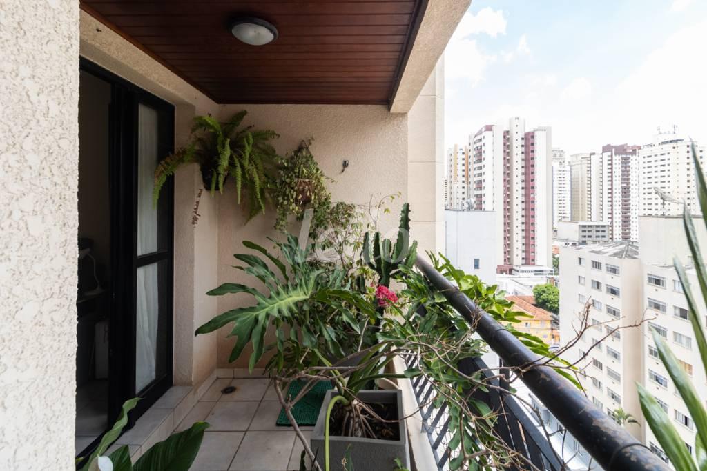 06 VARANDA de Apartamento para alugar, Padrão com 85 m², 3 quartos e 2 vagas em Tatuapé - São Paulo