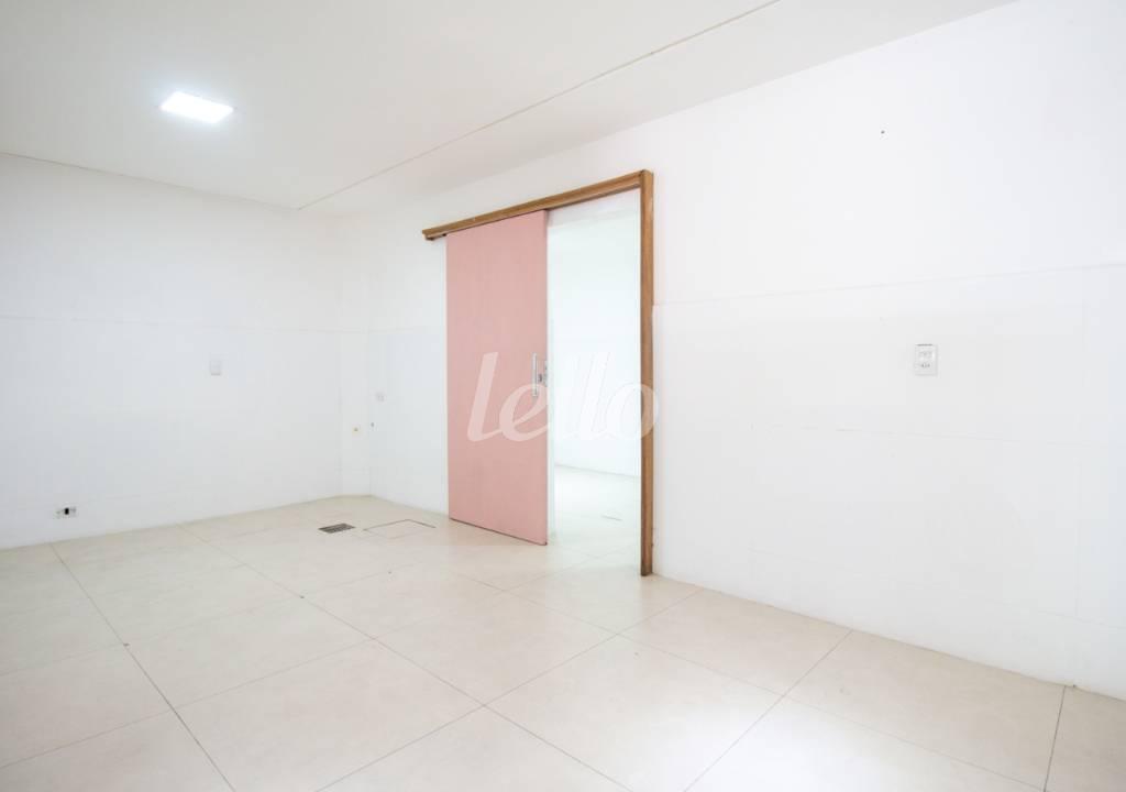SALA de Casa para alugar, sobrado com 130 m², e 2 vagas em Vila Progredior - São Paulo