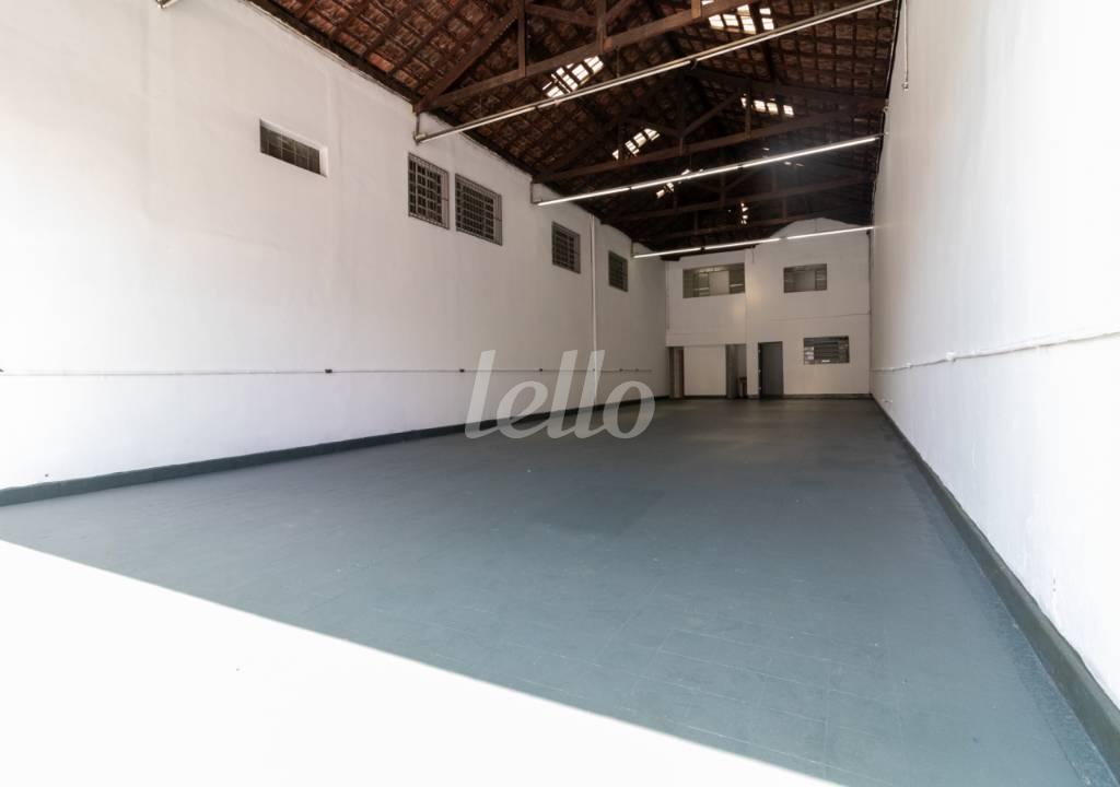 GALPÃO de Galpão/Armazém para alugar, Padrão com 300 m², e 2 vagas em Tatuapé - São Paulo