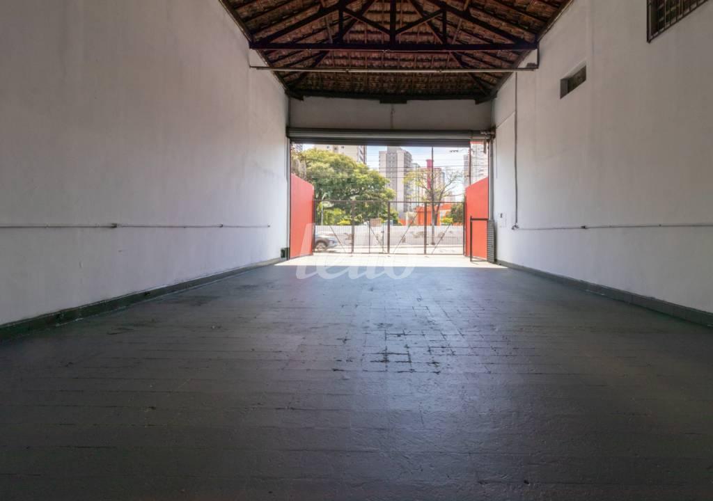 GALPÃO de Galpão/Armazém para alugar, Padrão com 300 m², e 2 vagas em Tatuapé - São Paulo