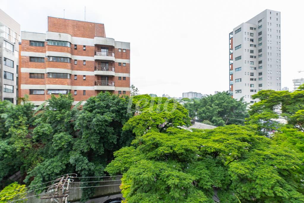VISTA de Apartamento à venda, Padrão com 252 m², 4 quartos e 3 vagas em Indianópolis - São Paulo