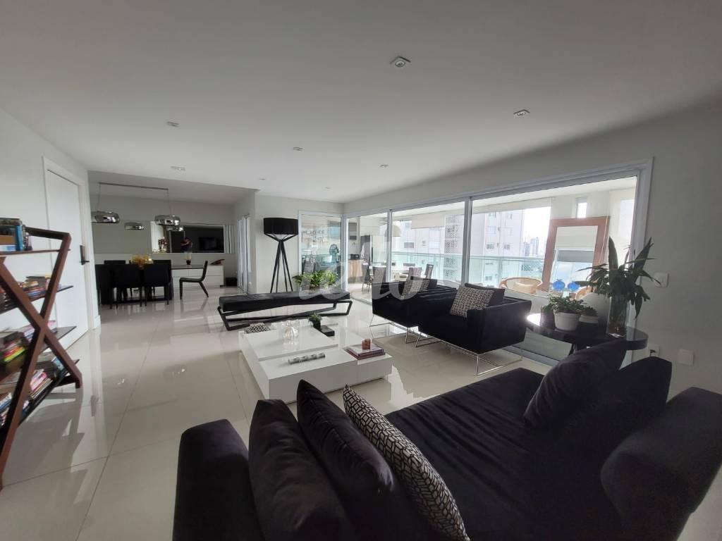 SALA 2 AMBIENTES de Apartamento para alugar, Padrão com 285 m², 3 quartos e 3 vagas em Água Branca - São Paulo