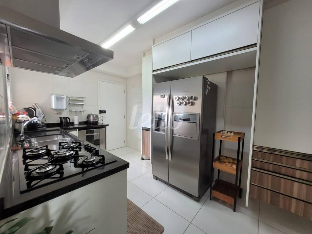 COZINHA de Apartamento para alugar, Padrão com 285 m², 3 quartos e 3 vagas em Água Branca - São Paulo