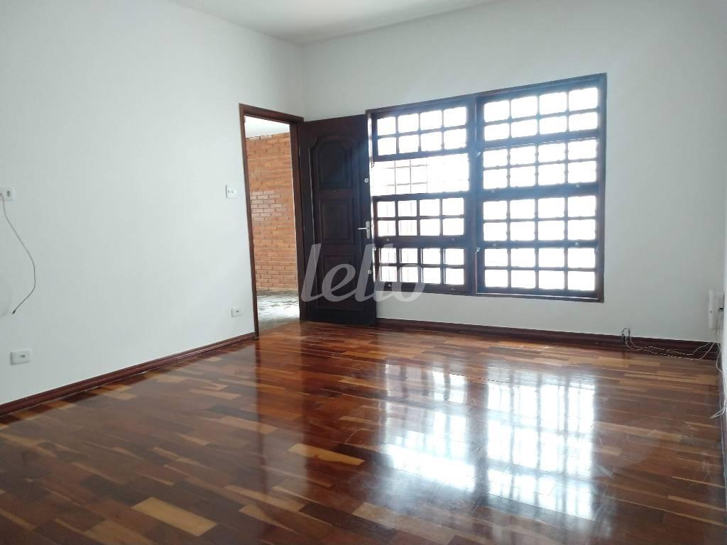 SALA AMPLA de Casa à venda, térrea com 143 m², 3 quartos e 2 vagas em Vila Mesquita - São Paulo