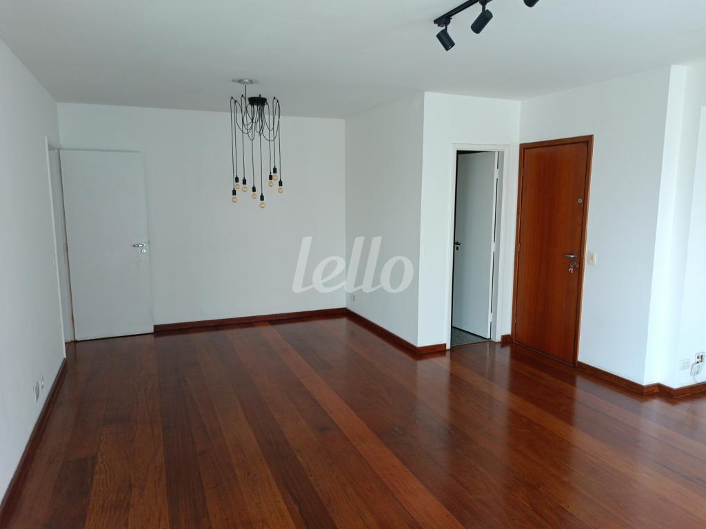 5-SALA-002.JPG de Apartamento para alugar, Padrão com 141 m², 4 quartos e 3 vagas em Vila Gomes Cardim - São Paulo