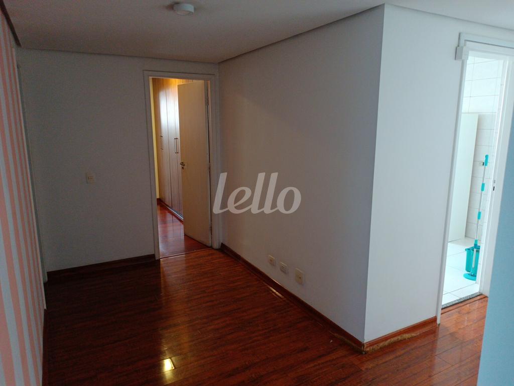 8-HALL-002.JPG de Apartamento para alugar, Padrão com 141 m², 4 quartos e 3 vagas em Vila Gomes Cardim - São Paulo
