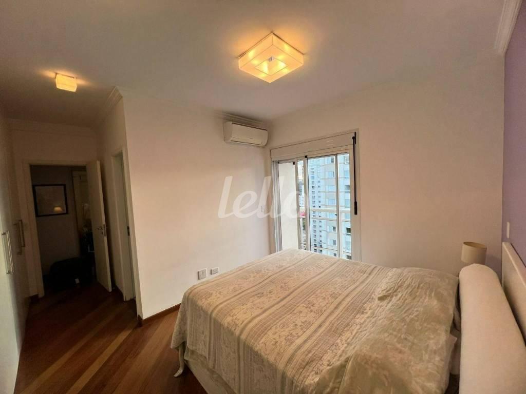 SUITE de Apartamento para alugar, Padrão com 109 m², 2 quartos e 3 vagas em Itaim Bibi - São Paulo