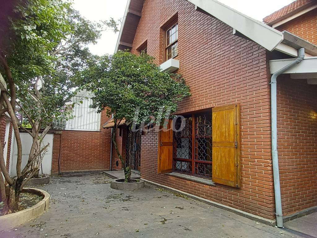 FACHADA de Casa à venda, sobrado com 201 m², 3 quartos e 4 vagas em Mooca - São Paulo