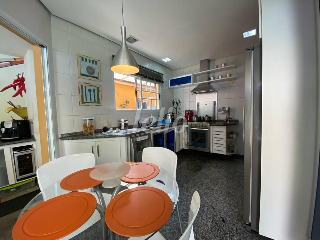 COZINHA de Casa à venda, sobrado com 300 m², 4 quartos e 4 vagas em Mauá - São Caetano do Sul