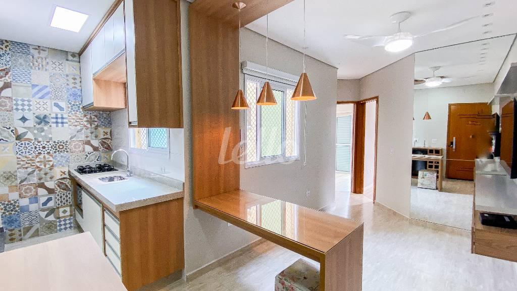 SALA E COZINHA de Apartamento à venda, cobertura - Padrão com 84 m², 2 quartos e 1 vaga em Vila Alpina - Santo André