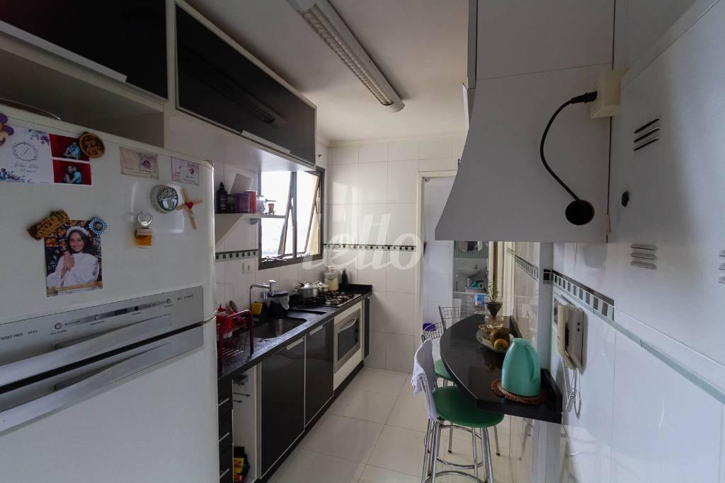 COZINHA de Apartamento para alugar, Padrão com 62 m², 2 quartos e 1 vaga em Vila Romero - São Paulo