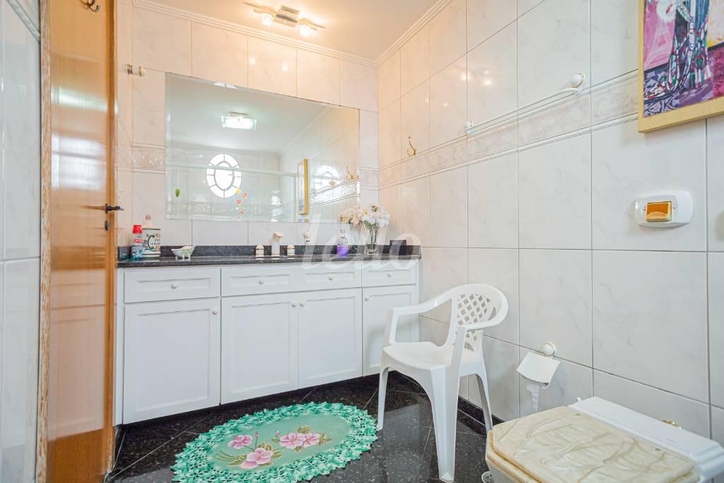 BANHEIRO SUITE de Apartamento para alugar, Padrão com 130 m², 3 quartos e 1 vaga em Cerqueira César - São Paulo