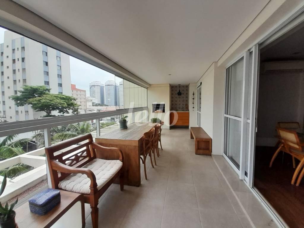 VARANDA GOURMET de Apartamento à venda, Padrão com 151 m², 3 quartos e 3 vagas em Mooca - São Paulo