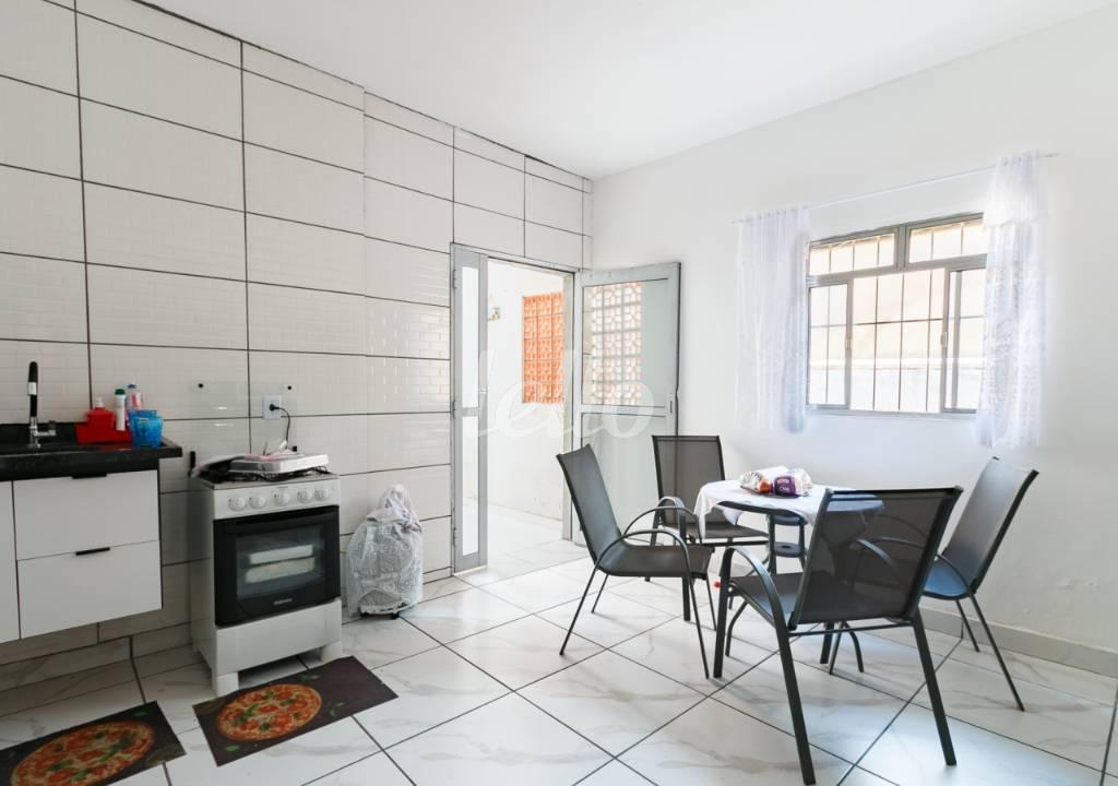 COZINHA de Casa para alugar, assobradada com 300 m², 3 quartos e em Vila Aricanduva - São Paulo