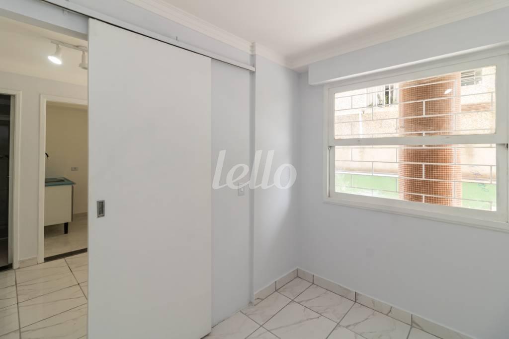 QUARTO de Apartamento para alugar, Padrão com 35 m², 1 quarto e em Vila Prudente - São Paulo