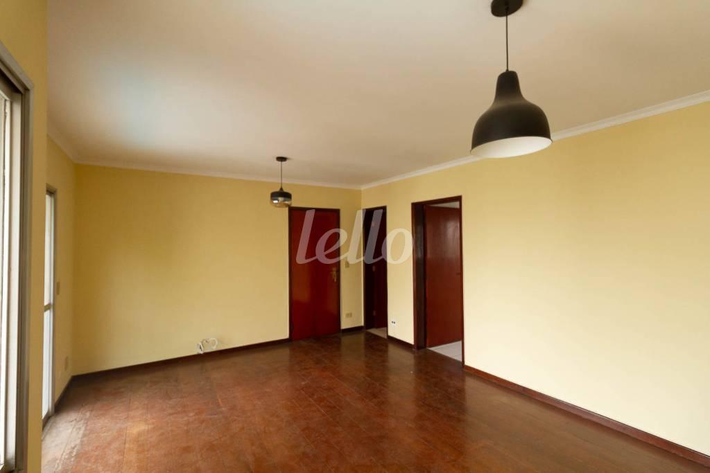 SALA de Apartamento para alugar, Padrão com 95 m², 3 quartos e 2 vagas em Alto de Pinheiros - São Paulo