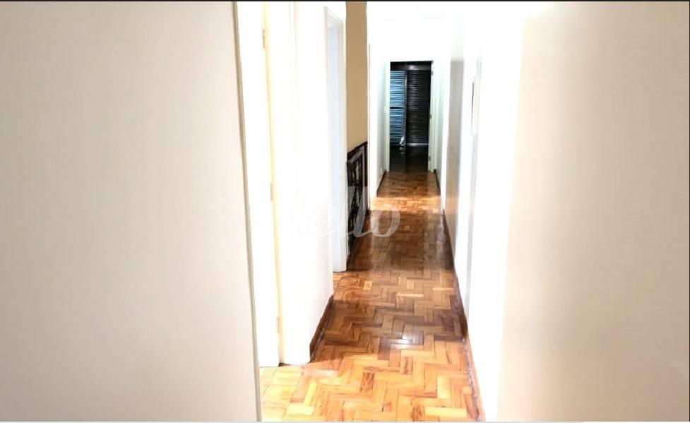 CORREDOR de Casa à venda, sobrado com 280 m², 4 quartos e 4 vagas em Mirandopolis - São Paulo