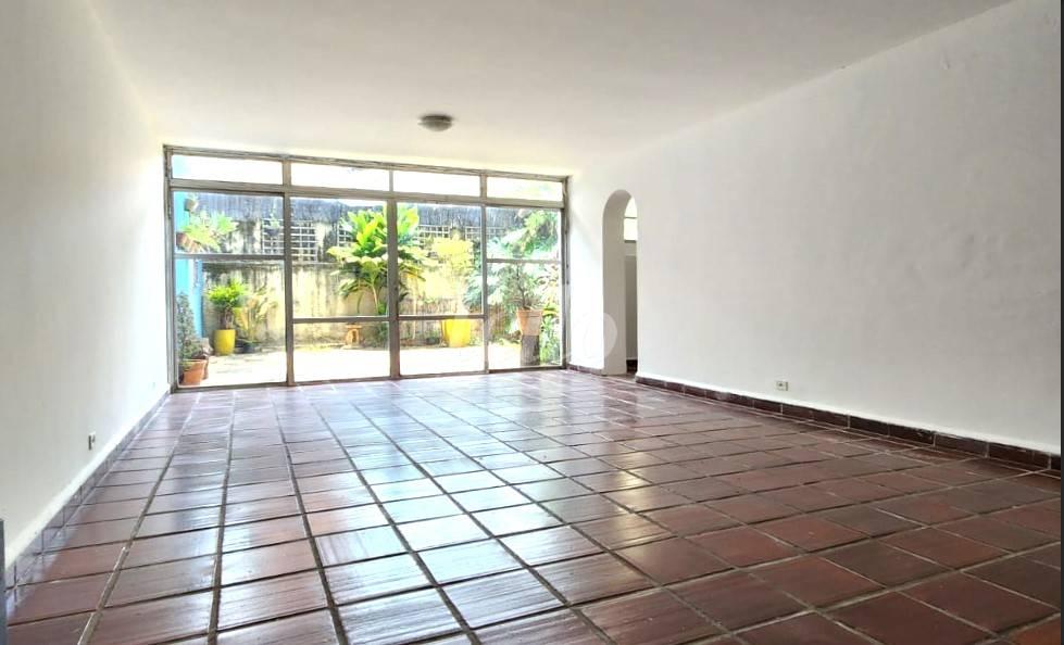 SALAÕ de Casa à venda, sobrado com 280 m², 4 quartos e 4 vagas em Mirandopolis - São Paulo