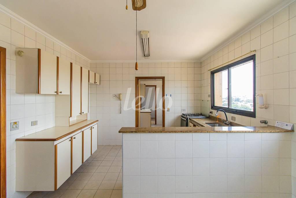 COZINHA de Apartamento para alugar, Padrão com 150 m², 3 quartos e 2 vagas em Santa Paula - São Caetano do Sul