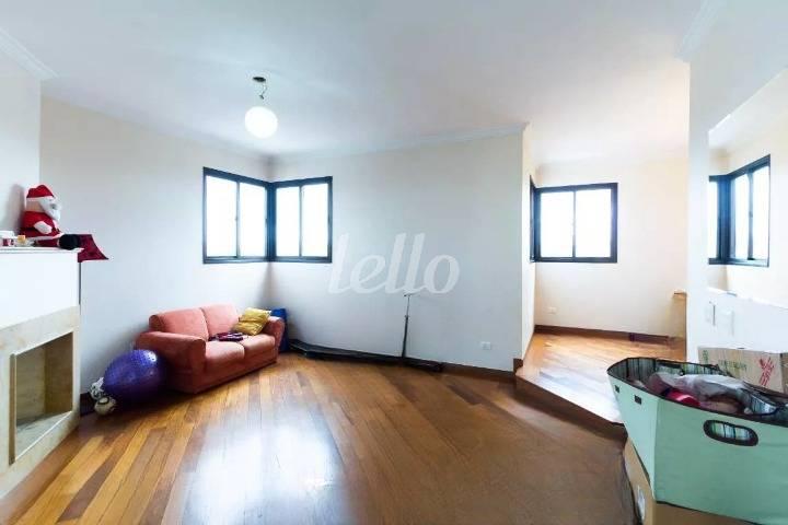 LIVING de Apartamento à venda, Padrão com 200 m², 4 quartos e 4 vagas em Indianópolis - São Paulo