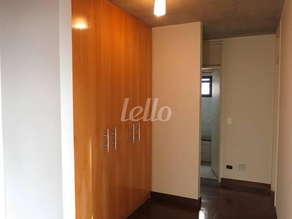 DORMITORIO de Apartamento para alugar, Padrão com 145 m², 4 quartos e 2 vagas em Pinheiros - São Paulo